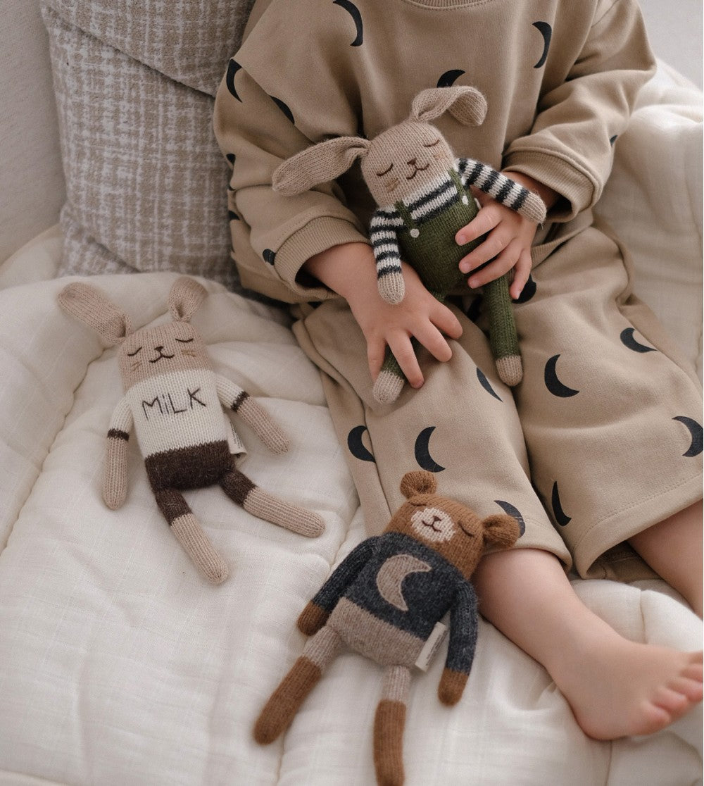 Knitted bunny plush - Olive green overall - Alpaca wool - Main Sauvage x Organic Zoo