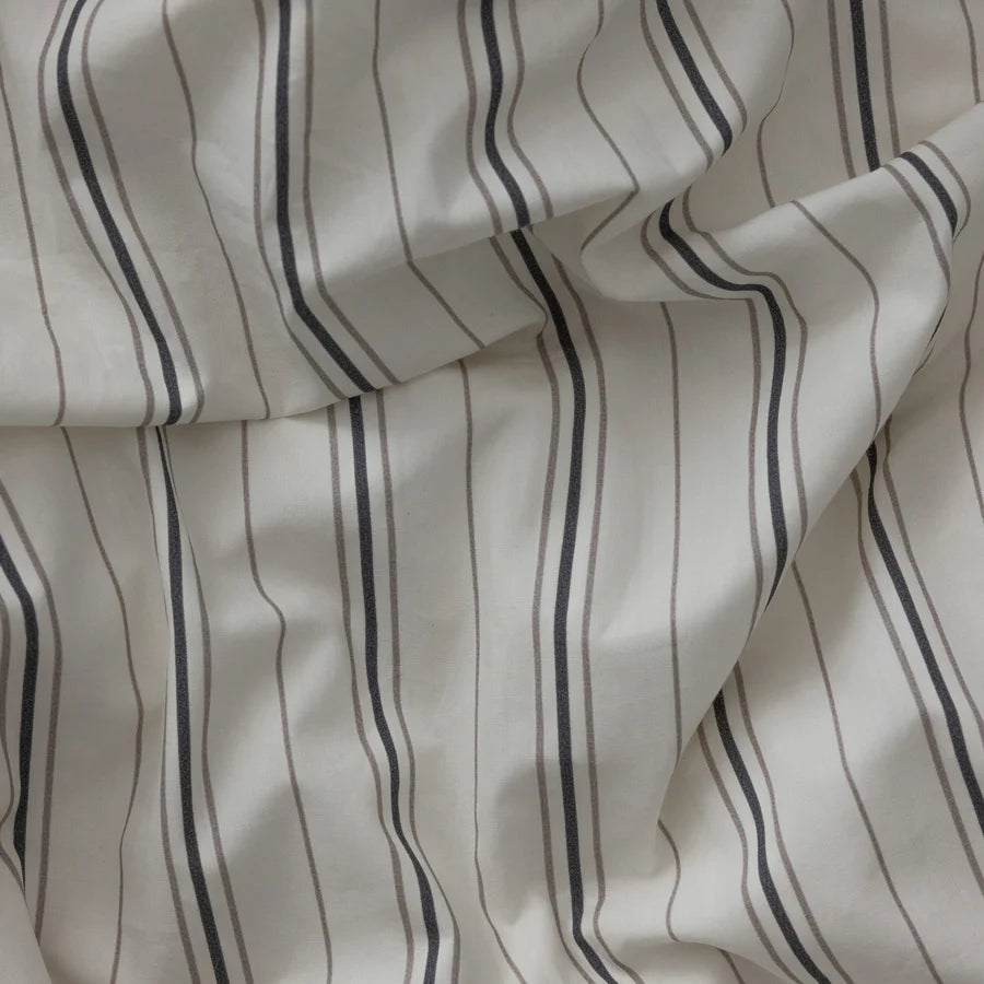 Dekbedovertrek - Percale Junior Bed linen (DK size) - 100x140cm & 40x45cm - Cream Stripe - HUSKS - productfoto - afbeelding 2