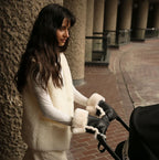 Kinderwagen wanten van Merino schapenvacht - Noir + Milk - BINIBAMBA