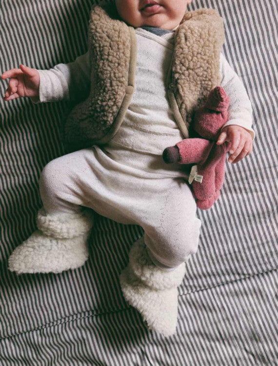 Babyweste Lulu Light Tan – 100% Wolle – Alwero
