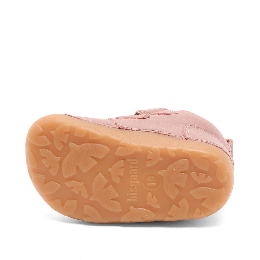 Barefoot Carter Lamb – Rose – Bisgaard: Unterseite des Schuhs mit sichtbarer Sohle.