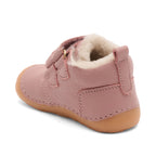 Barefoot Carter Lamb – Rose – Bisgaard: Schuh schräg von hinten.