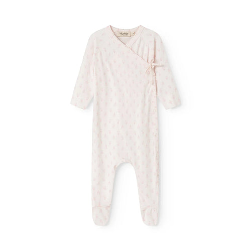 Pyjama avec pieds – Rubetta Mini Bloom – MarMar Copenhagen : vue de face de la grenouillère rose clair avec pieds.