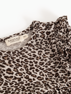 Babyjurkje Leo Ramona Frill LS met geïntegreerde romper - Modal - Dark Brown Leo - MarMar Copenhagen - productfoto - afbeelding 4