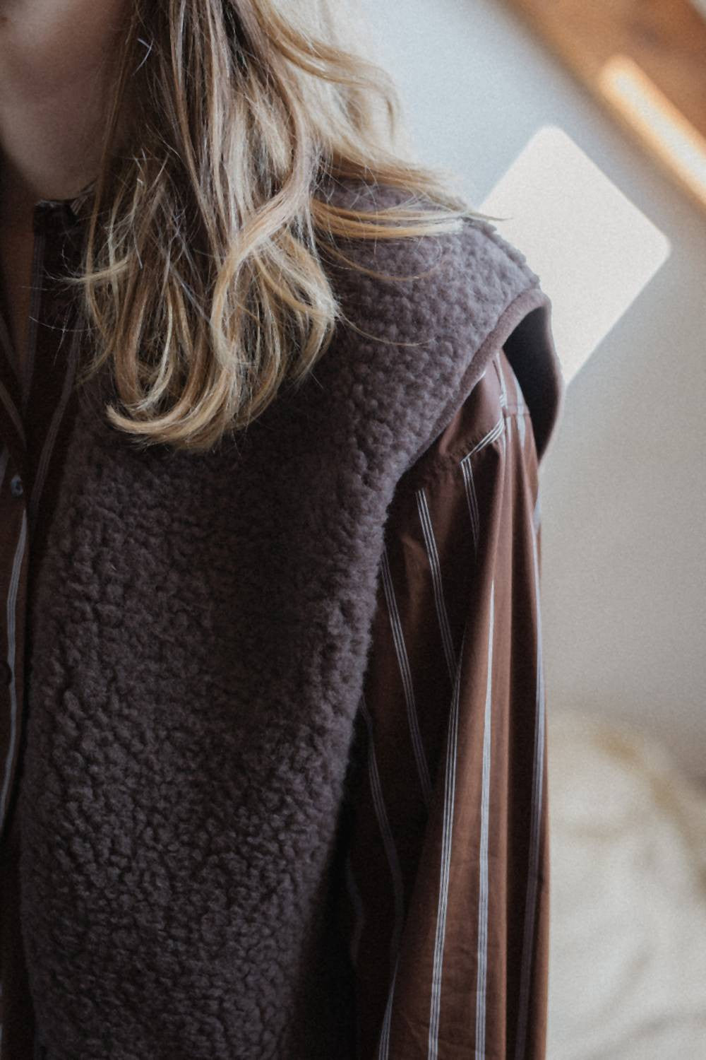 Camino Gilet – Choco Martini Light – Gilet court femme en 100 % laine – Alwero
