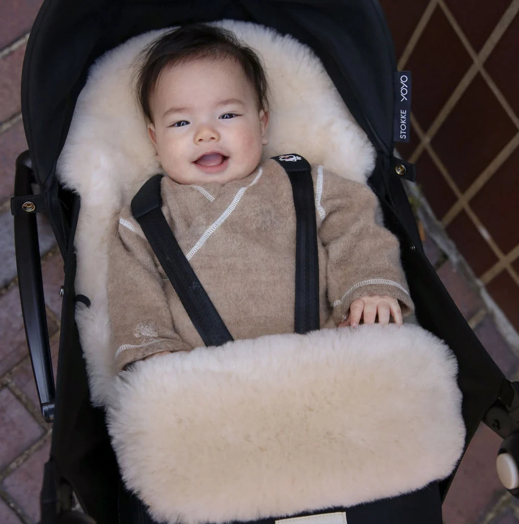 Milk Minipuff – Merino-Lammfell-Fußsack für Babywanne & Stokke YOYO – BINIBAMBA