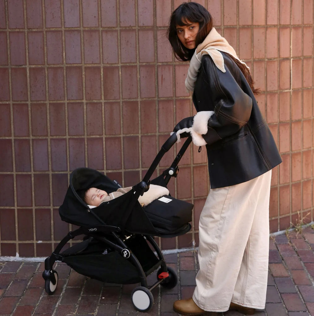 Milk Minipuff – Merino-Lammfell-Fußsack für Babywanne & Stokke YOYO – BINIBAMBA