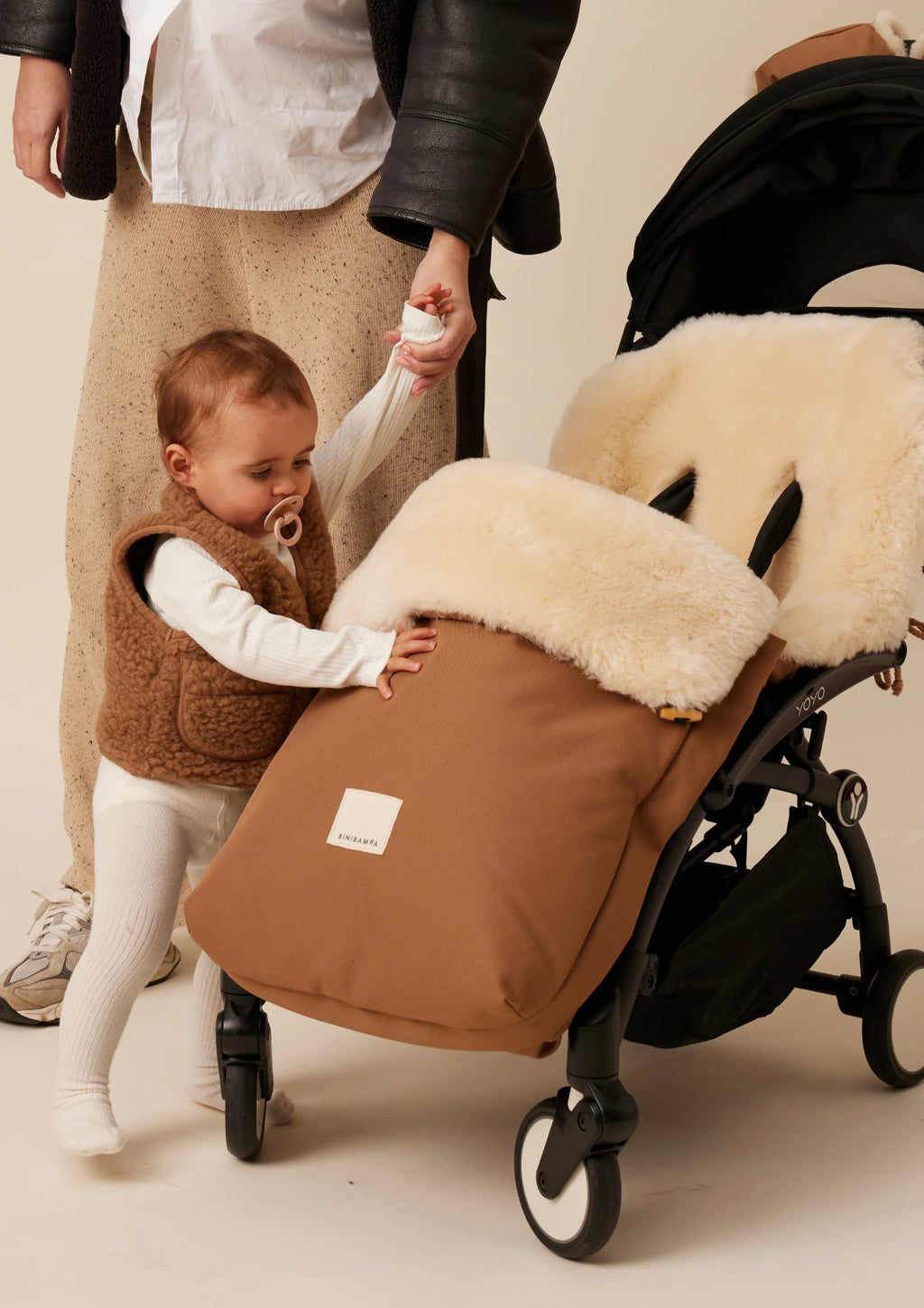 Voetenzak Puffmuff® - Merino schapenvacht - Bruno + Milk - BINIBAMBA