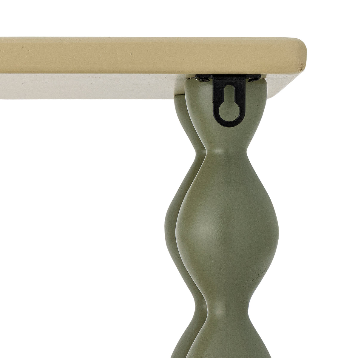 Bibiola Shelf Multi – Bloomingville MINI: Detail der geschwungenen Stütze und Befestigung.