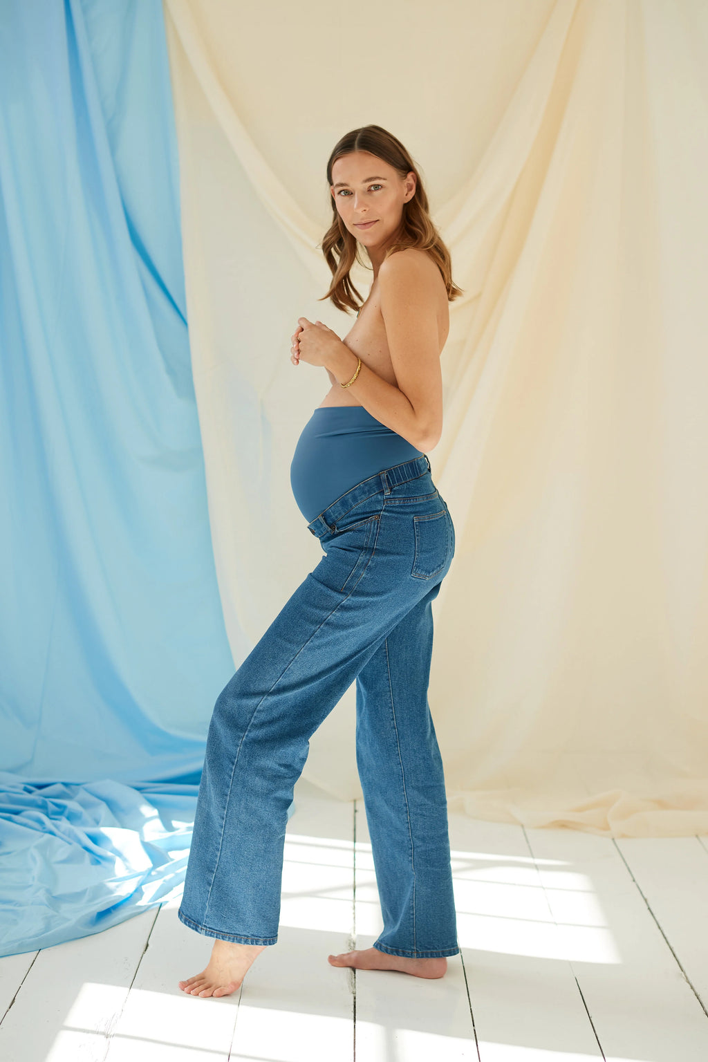 The Wide Jeans Dark Blue – Jean de grossesse large avec bandeau ajustable – Atelier Melon