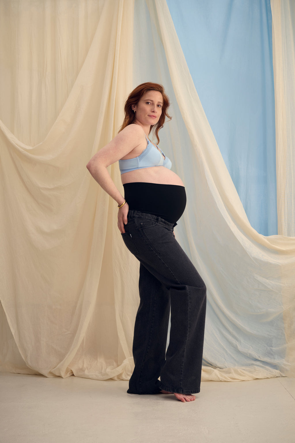 The Wide Jeans Black – Jean large de grossesse noir – Bandeau ajustable – Atelier Melon