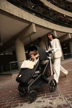 Kinderwagen wanten van Merino schapenvacht - Noir + Milk - BINIBAMBA