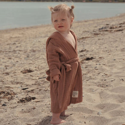 Baby Bello - Baby Badjas - Burro - 100% biologisch mousseline katoen - kind op strand