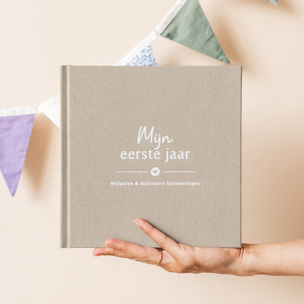 Baby journal - My first year - Linen taupe - Fyllbooks
