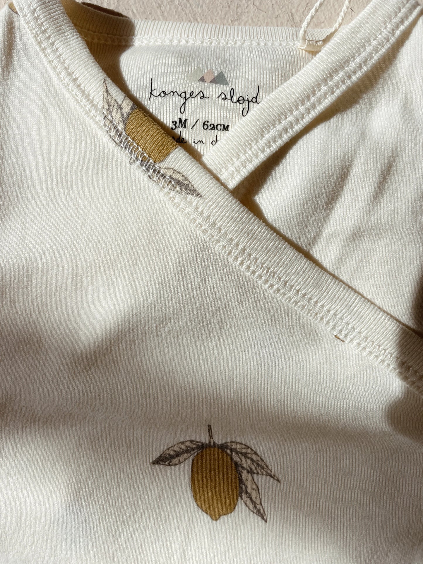 Overslag Romper Lemon - Biologisch Katoen - Newborn body - GOTS Gecertificeerd - Konges Sløjd