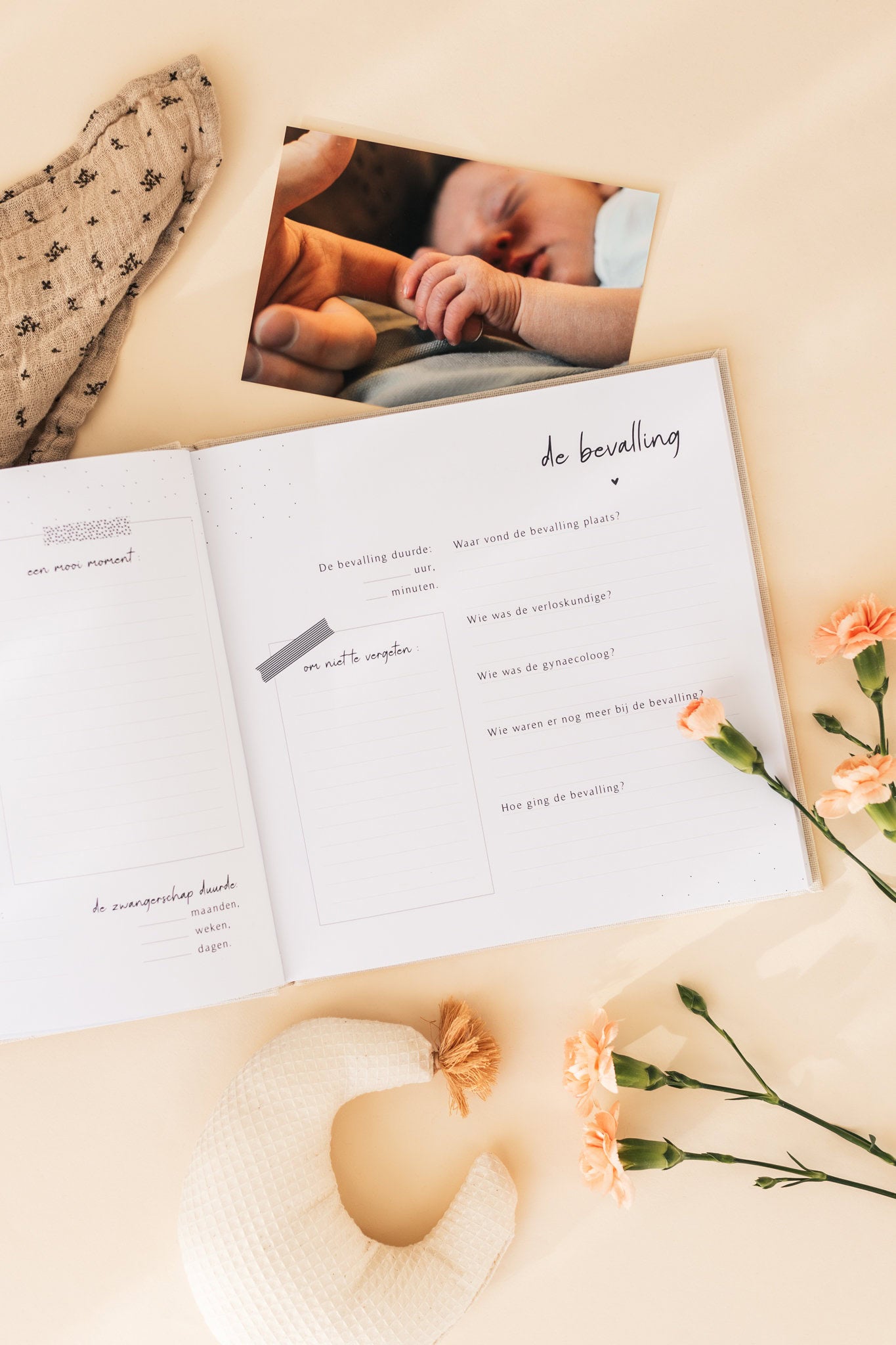 Baby fill-in book - My first year - Beige - Fyllbooks