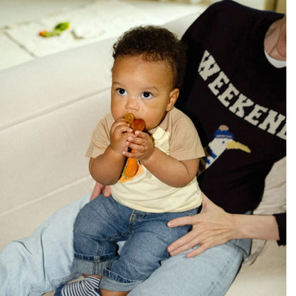 Speenkoord wortel - Cathy the Carrot - Katoen & beukenhout - Oli&Carol