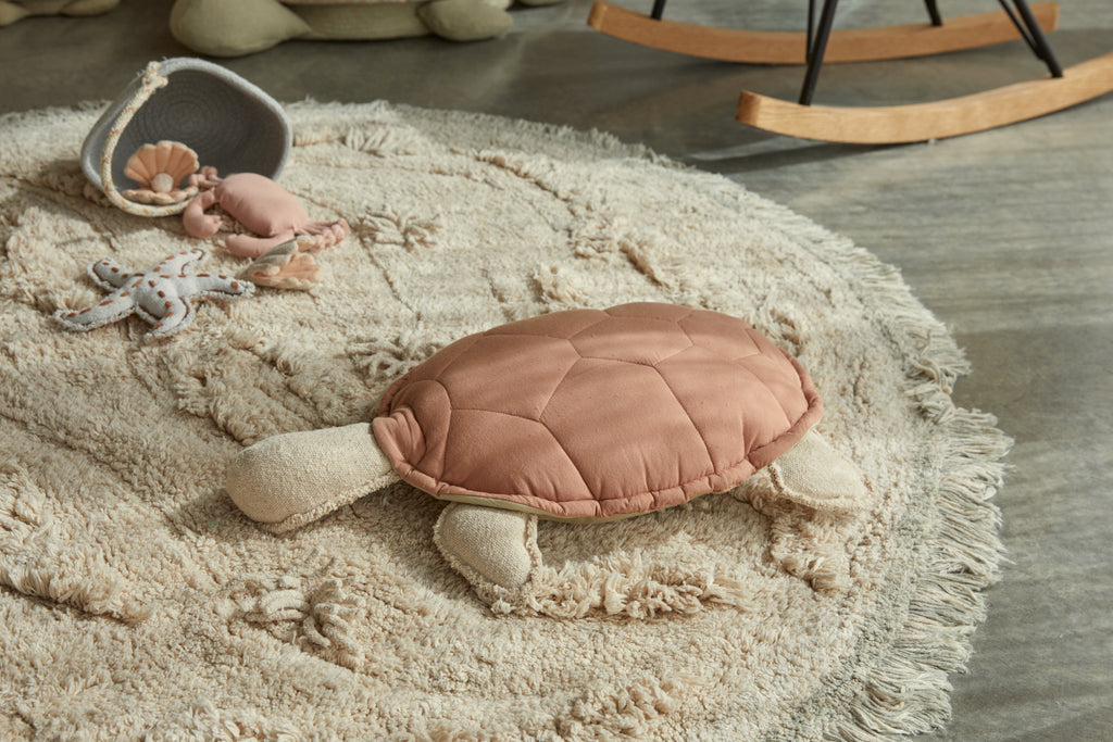 Cushion Turtle - Schildpadkussen - 30 × 45 cm - Lorena Canals - productfoto - afbeelding 4