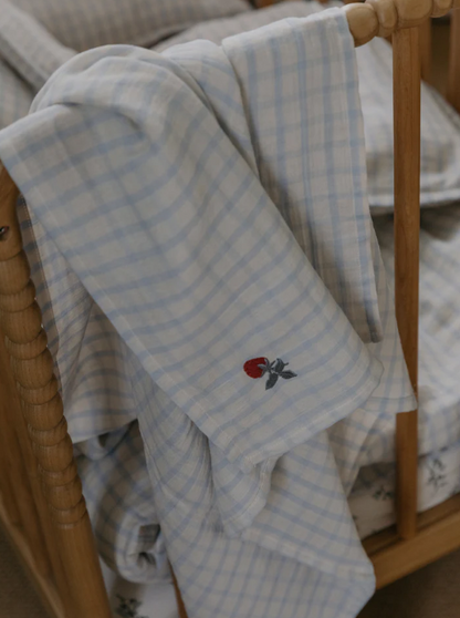 Hydrofiele doek 110x110cm - Muslin Swaddle Blanket Gingham Sky Blue - Biologisch Katoen - Garbo & Friends
