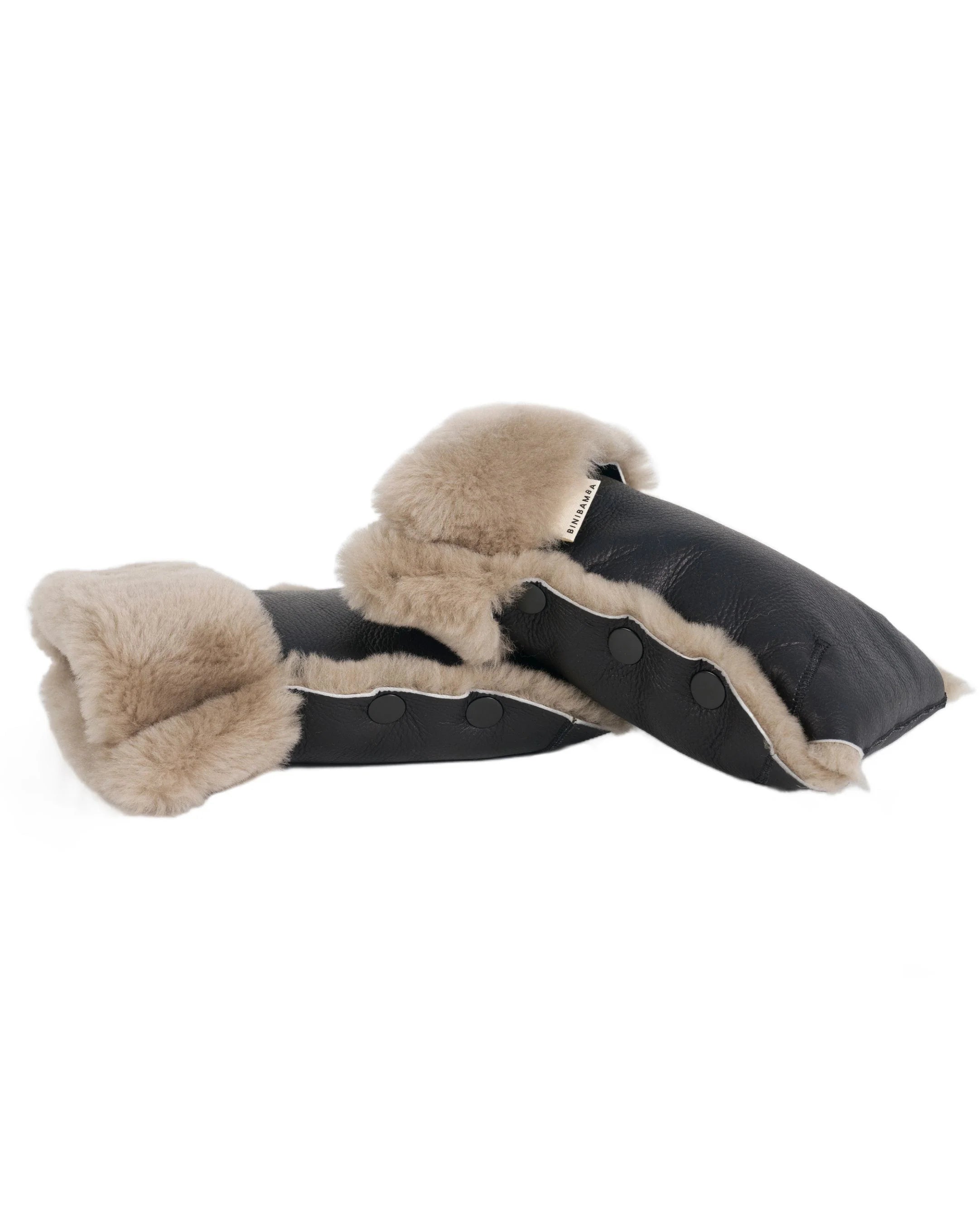 Kinderwagenfäustlinge aus Merino-Lammfell – Schwarz + Toast – BINIBAMBA