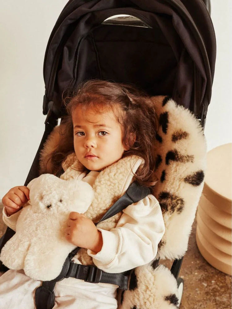 Merinowolle Kinderwagen Einlage Snuggler® - Leopard Peanut - BINIBAMBA