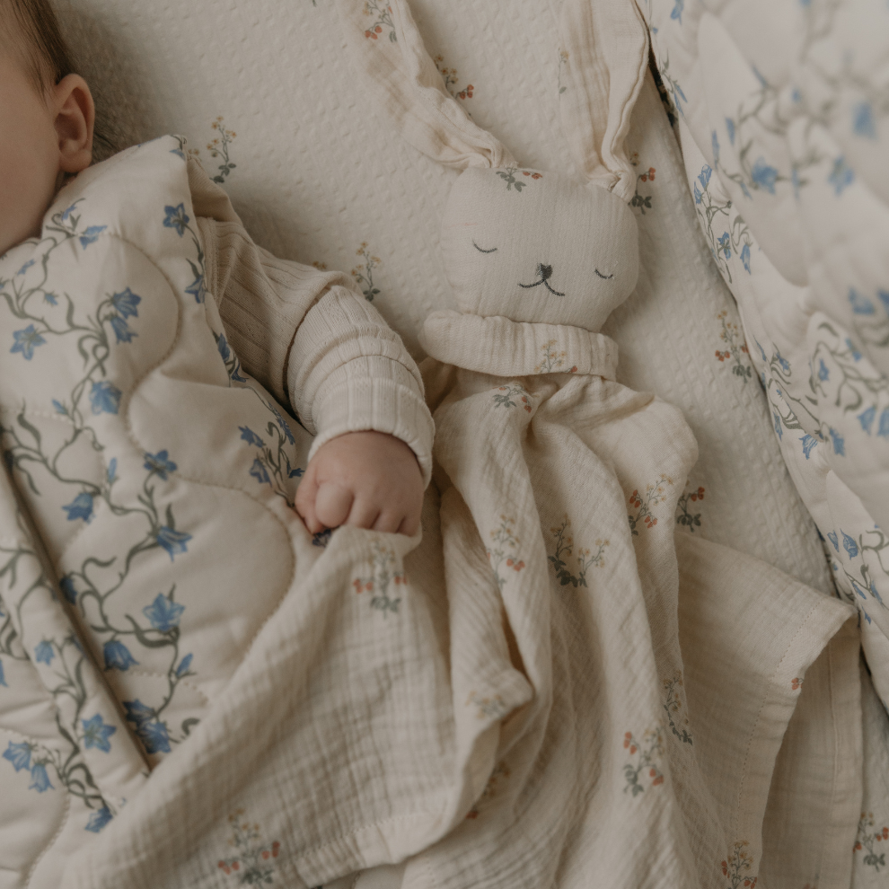 Knuffeldoekje konijn - Biologisch katoen - Muslin Bunny - La Fraise Print - Garbo&Friends - productfoto - afbeelding 2
