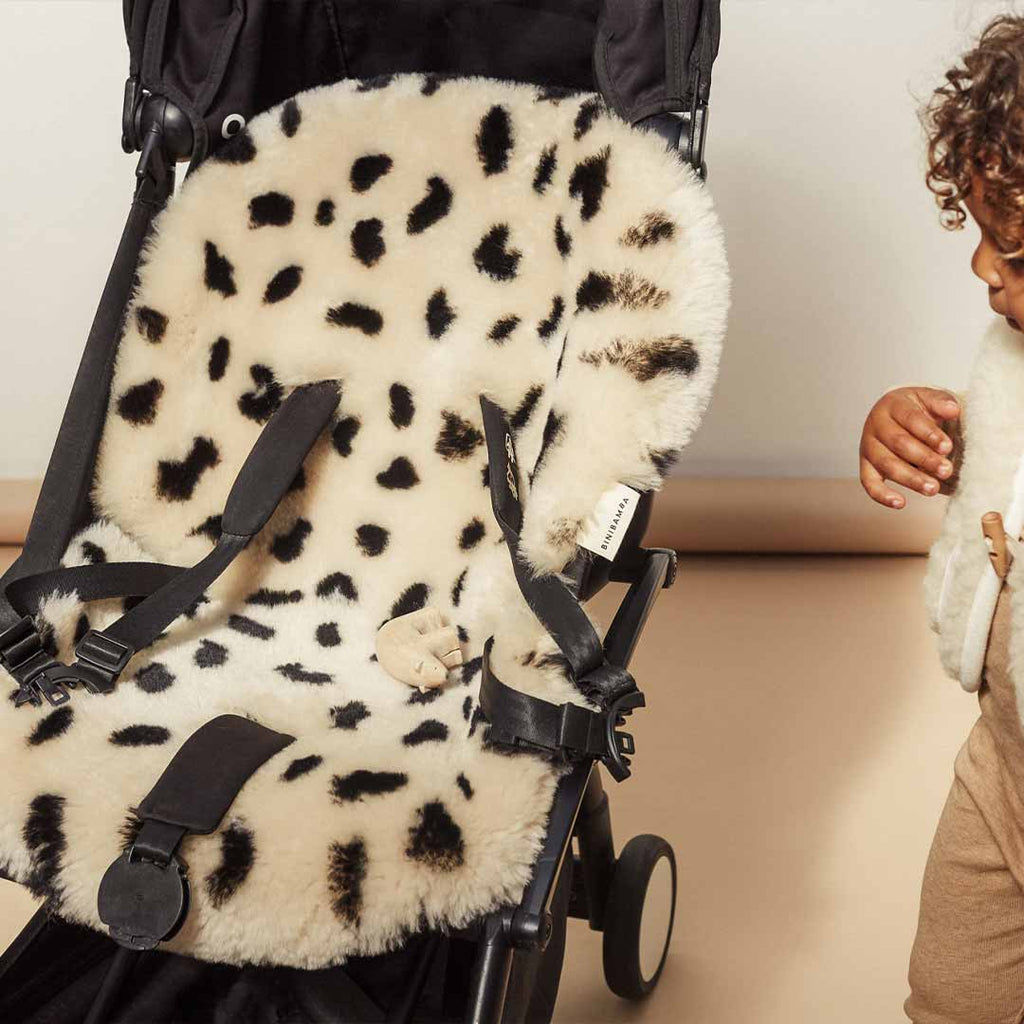 Merinowolle Kinderwagen Einlage Snuggler® - Leopard Peanut - BINIBAMBA