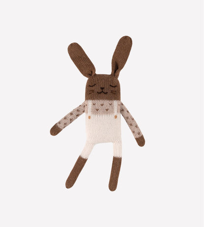 Knitted cuddly bunny - Ecru overalls - Alpaca wool - Main Sauvage