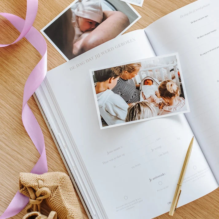 Het begin van jouw leven – All-in-one Schwangerschafts- und Baby-Erinnerungsbuch von 0 bis 1 Jahr – Birth Lines