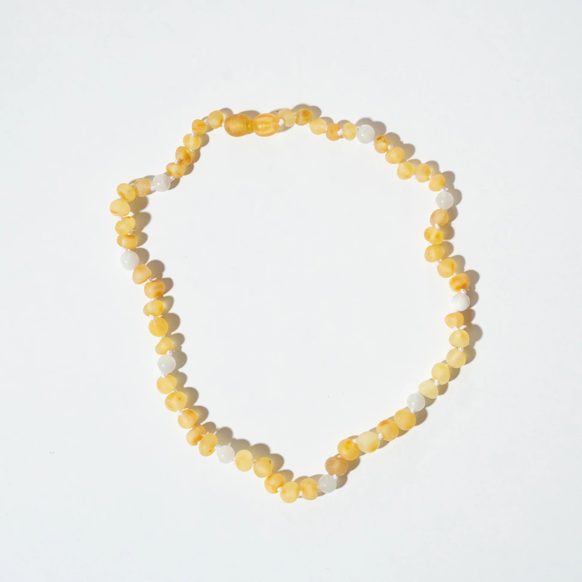 Barnsteen ketting Moonstone & Raw Lemon Amber - 32 cm - Nirrimis - productfoto