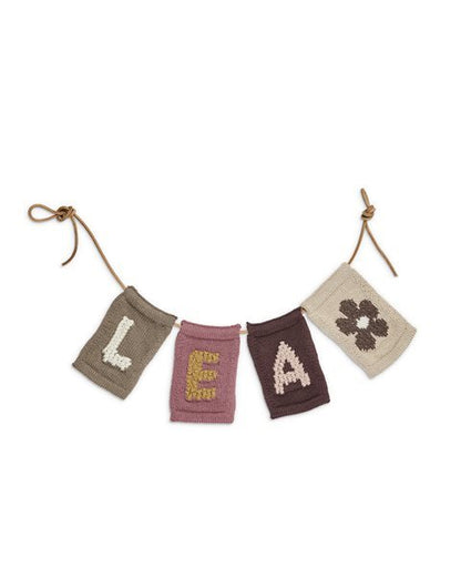 Gebreide letter vlaggetjes A-M - Knitted Letters - Roze tinten - SmallStuff