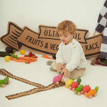 Speelgoedauto Lou the Lemon met garage & racebaan - 0+ jaar - Natuurrubber & FSC-hout - Oli&Carol