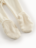 Broekje met voetjes - Pixa Wool Rib - Merinowol- MarMar Copenhagen close up voetjes natural wit