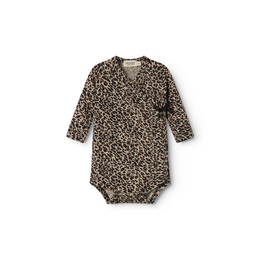 Overslag romper - Leo Belita Romper - Biologisch katoen en modal - Panterprint - MarMar Copenhagen voorkant