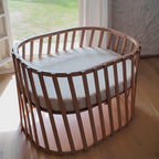 LUGO mitwachsendes Babybett aus Holz - Mitwachsendes Holzbett 70x90 / 70x140 cm - Von Geburt bis 7 Jahre - Charlie Crane